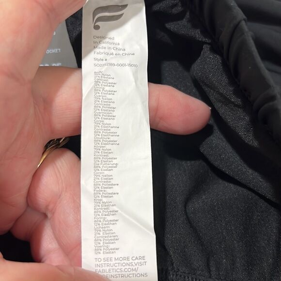 Fabletics The 7" one short lined NWT size xs Black - Picture 10 of 14